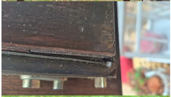 Détail du joint et de sa gorge sur une menuiserie